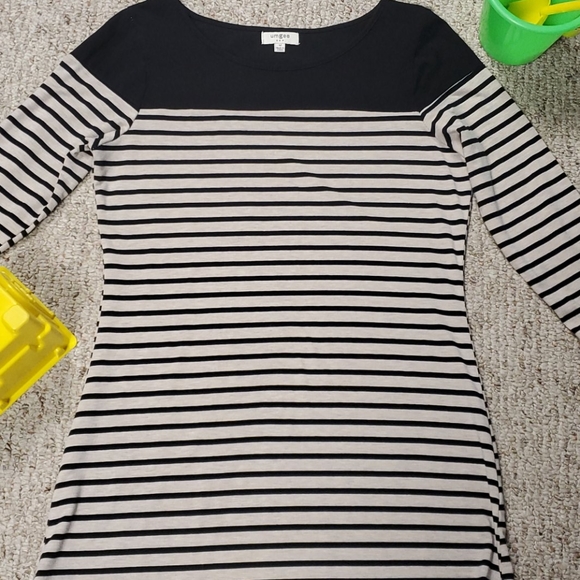 Umgee 3/4 sleeved top. Black and tan striped top - Picture 4 of 9